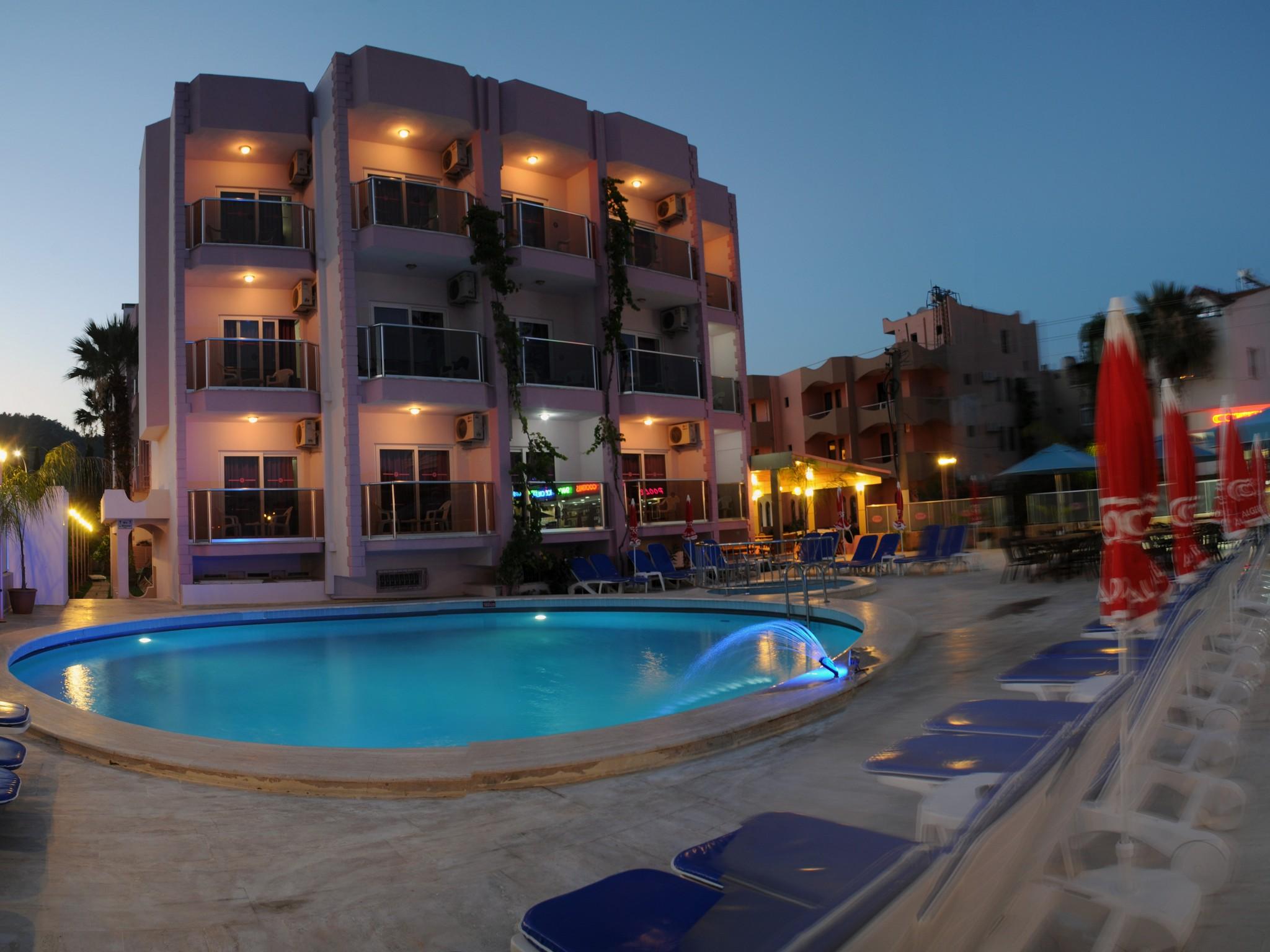 Otel Rosy 2*