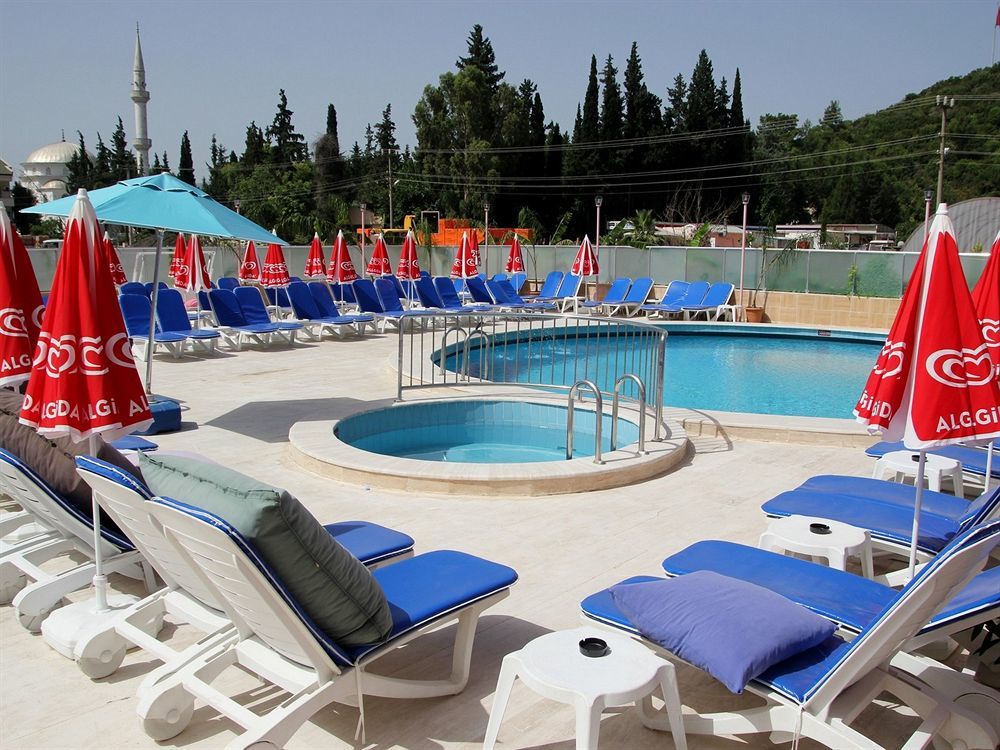 Otel Rosy 2*